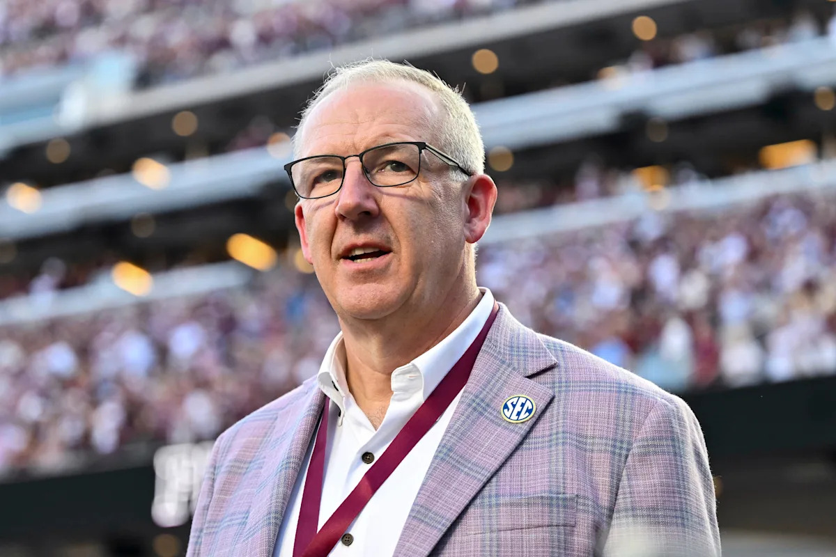 SEC commissioner stands firm on weekend games and CFP expansion SEC commissioner stands firm on weekend games and CFP expansion