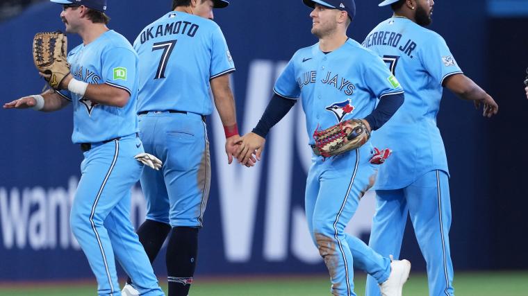 Blue Jays-Marlins trade pitch sends former Cy Young winner to Toronto in season-altering move