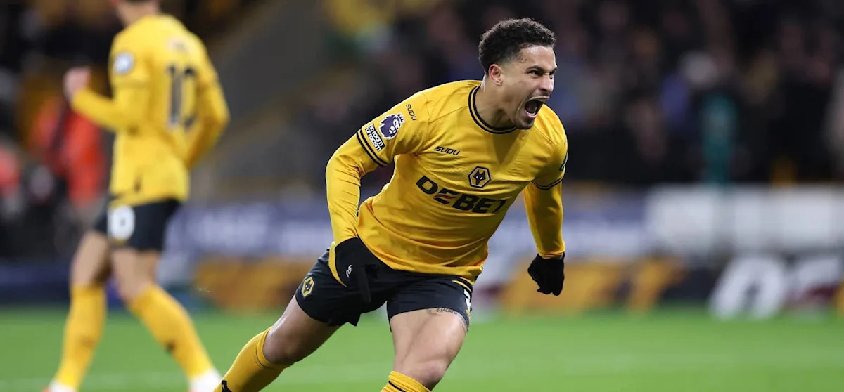 Manchester United urged to sell Diogo Dalot and Mason Mount in summer overhaul
