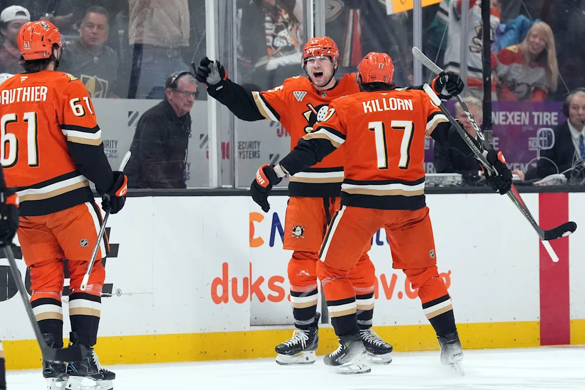 Killorn, Sennecke get big goals in Ducks' series-evening, 4-3 win over Golden Knights in Game 4 Killorn, Sennecke get big goals in Ducks' series-evening, 4-3 win over Golden Knights in Game 4