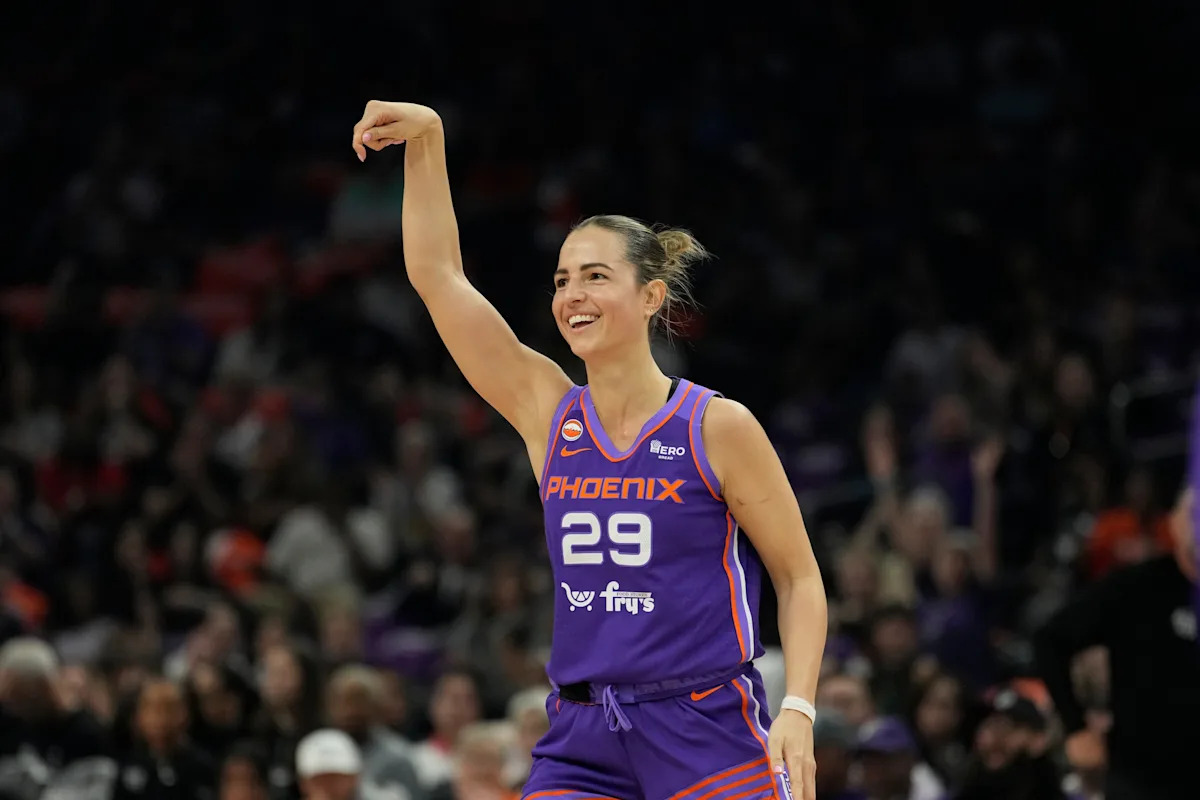Nogic scores 27 points, Mercury blow big lead before topping Sky 91-83