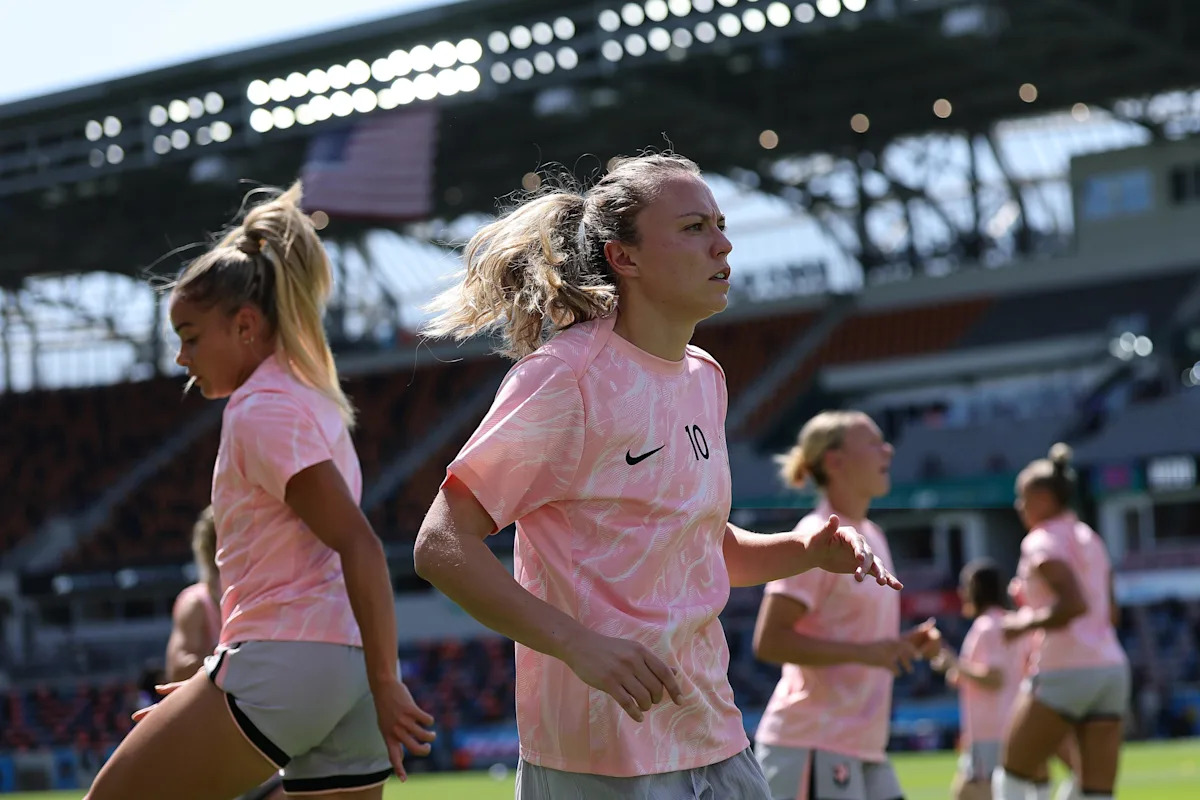 Angel City FC forward Claire Emslie returns to active roster from maternity leave