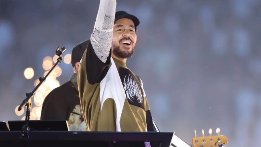 Soccer and Music Collide: Linkin Park 1/1 SuperFractor Surfaces