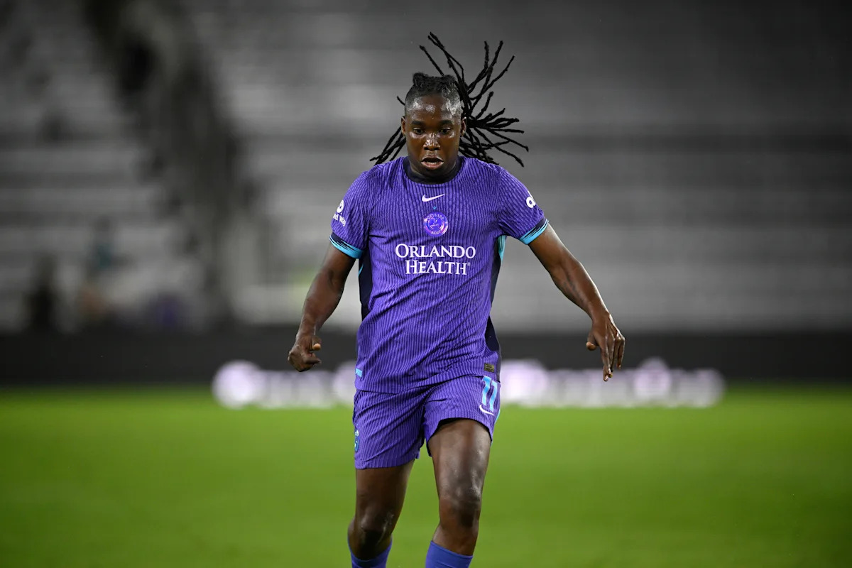 O'Kane scores 2 goals in Racing Louisville's 3-1 win over the Thorns