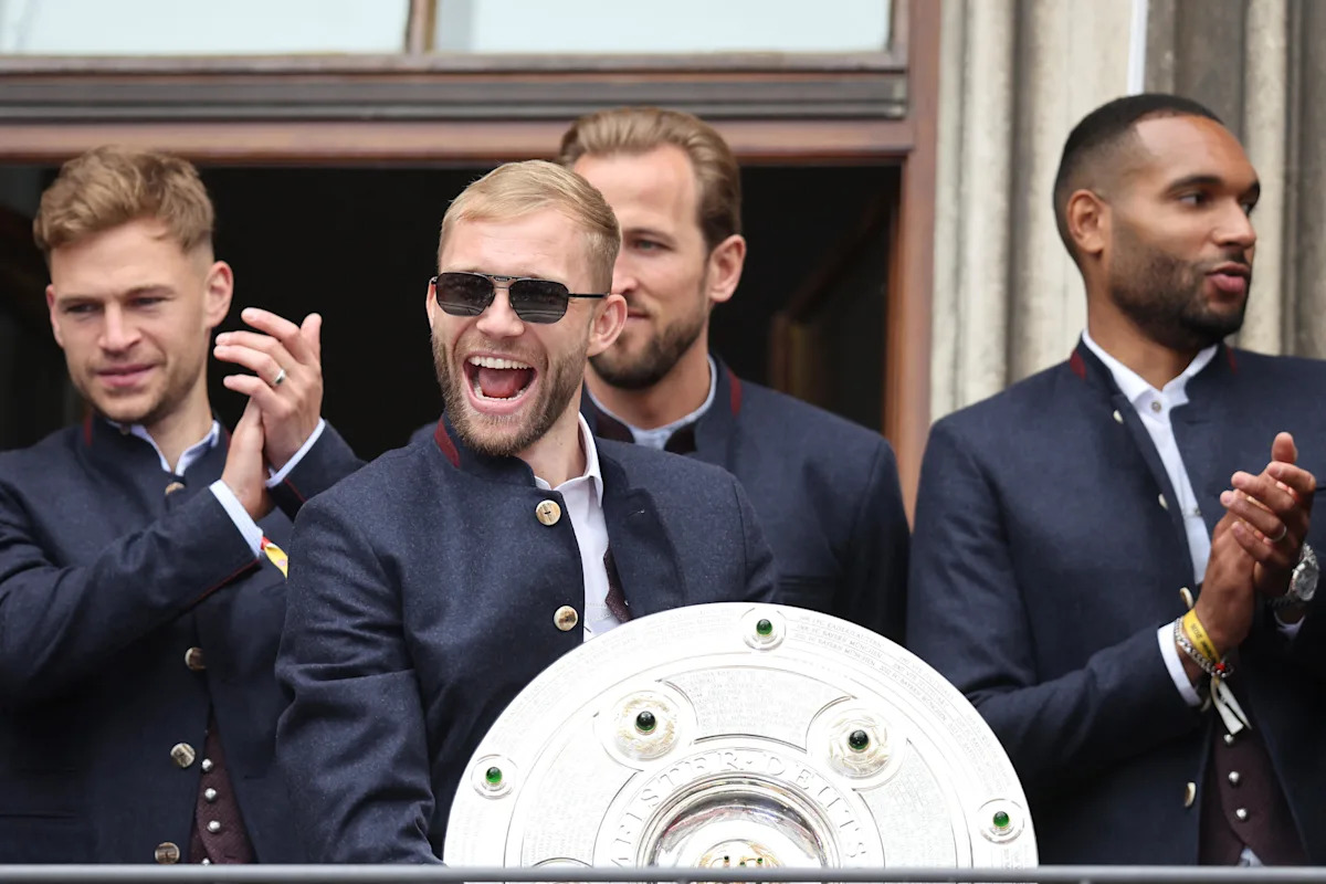 Bayern Munich&rsquo;s Uli Hoene&szlig;, Konrad Laimer make peace ahead of more contract talks