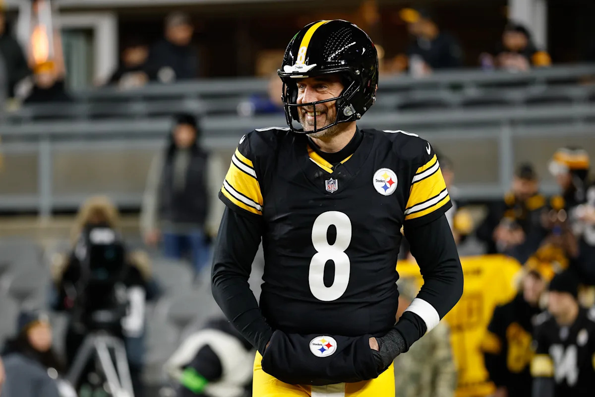 Aaron Rodgers reportedly in Pittsburgh, but yet to speak to Steelers about contract