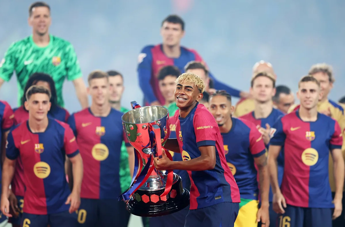 Barcelona to receive trophy tomorrow after El Clasico if they win La Liga