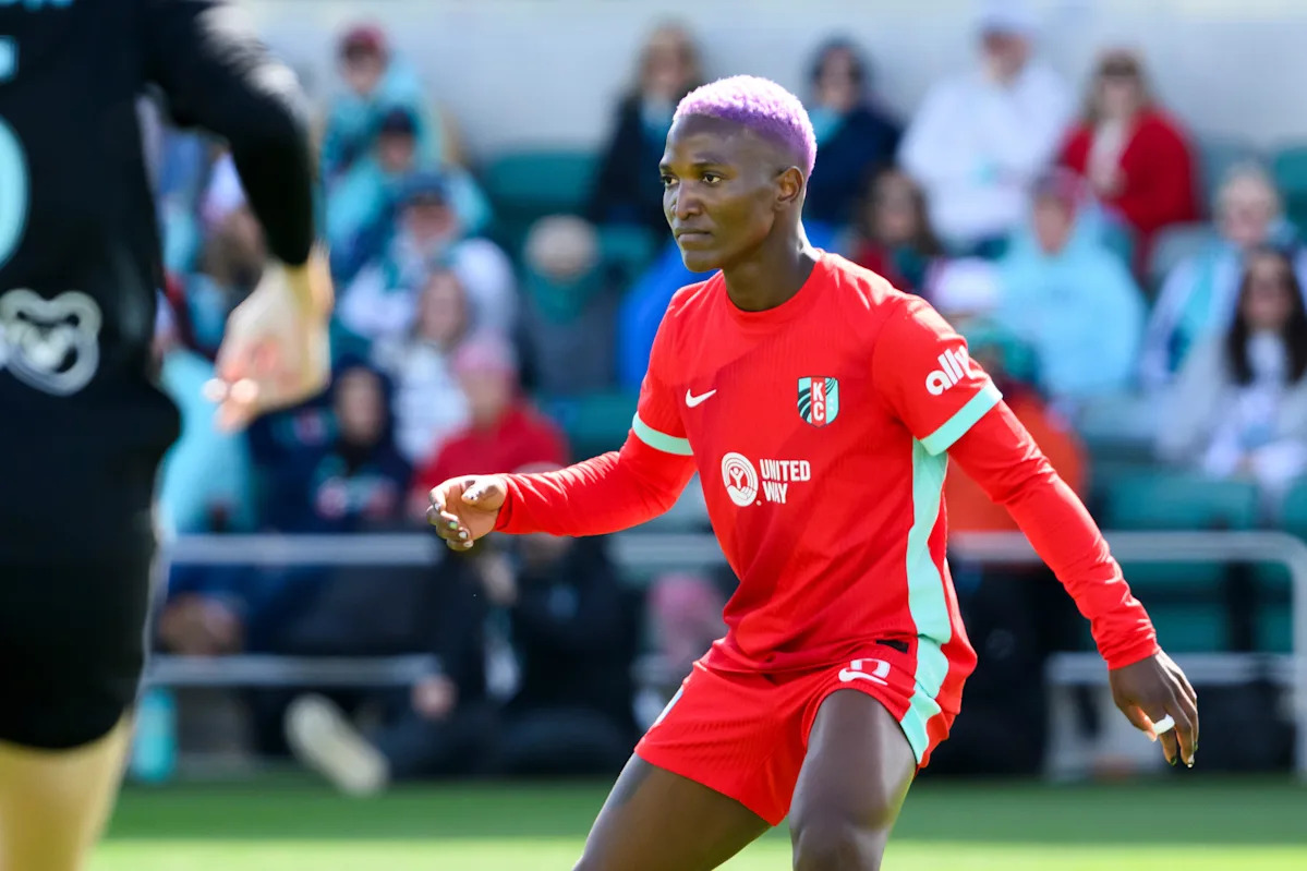 Martinez scores 2nd straight game-winning goal to give the Spirit a 1-0 win at the Reign Martinez scores 2nd straight game-winning goal to give the Spirit a 1-0 win at the Reign