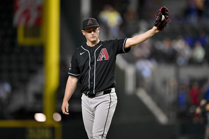 Diamondbacks’ comeback turns to heartbreak as Paul Sewald falters late Diamondbacks’ comeback turns to heartbreak as Paul Sewald falters late