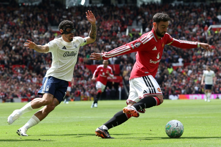 West Ham on brink of Premier League relegation, Man Utd seal third