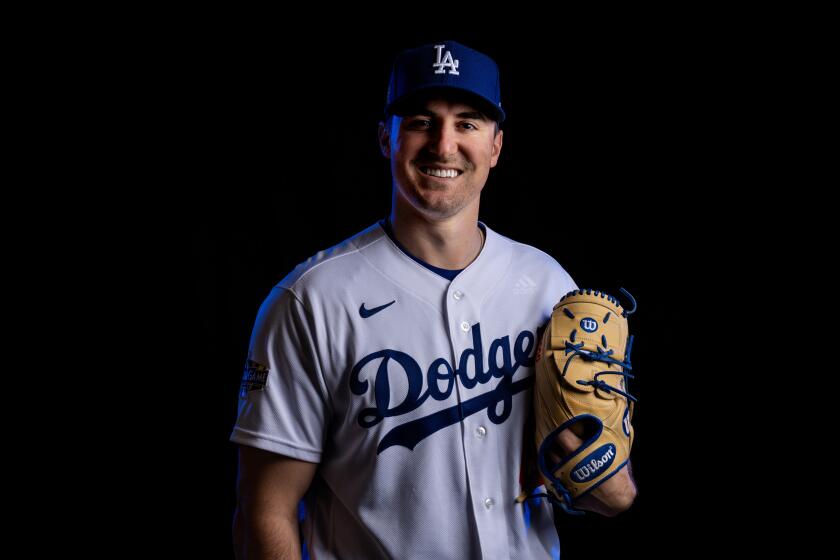 Shaikin: Hey, young athletes: Would you trust this former Dodgers pitcher to manage your money?