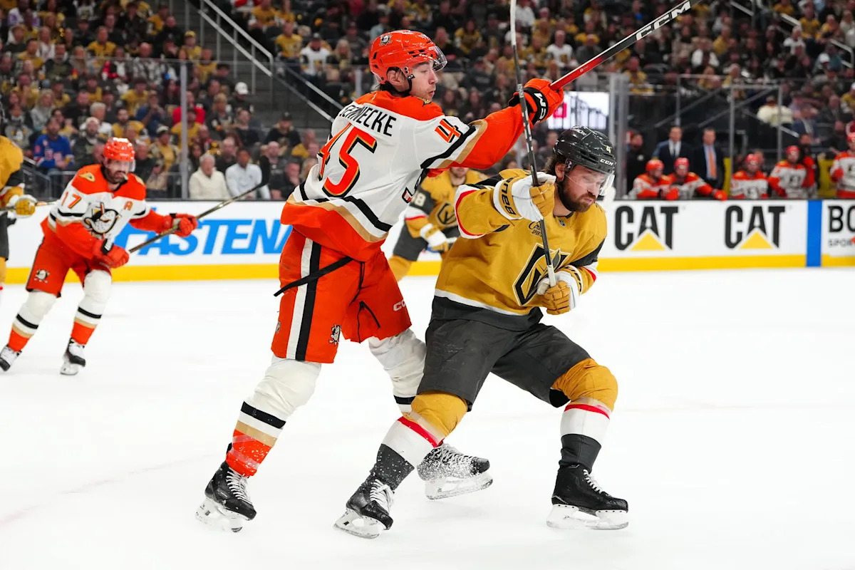 Beckett Sennecke Calder Trophy Finalist