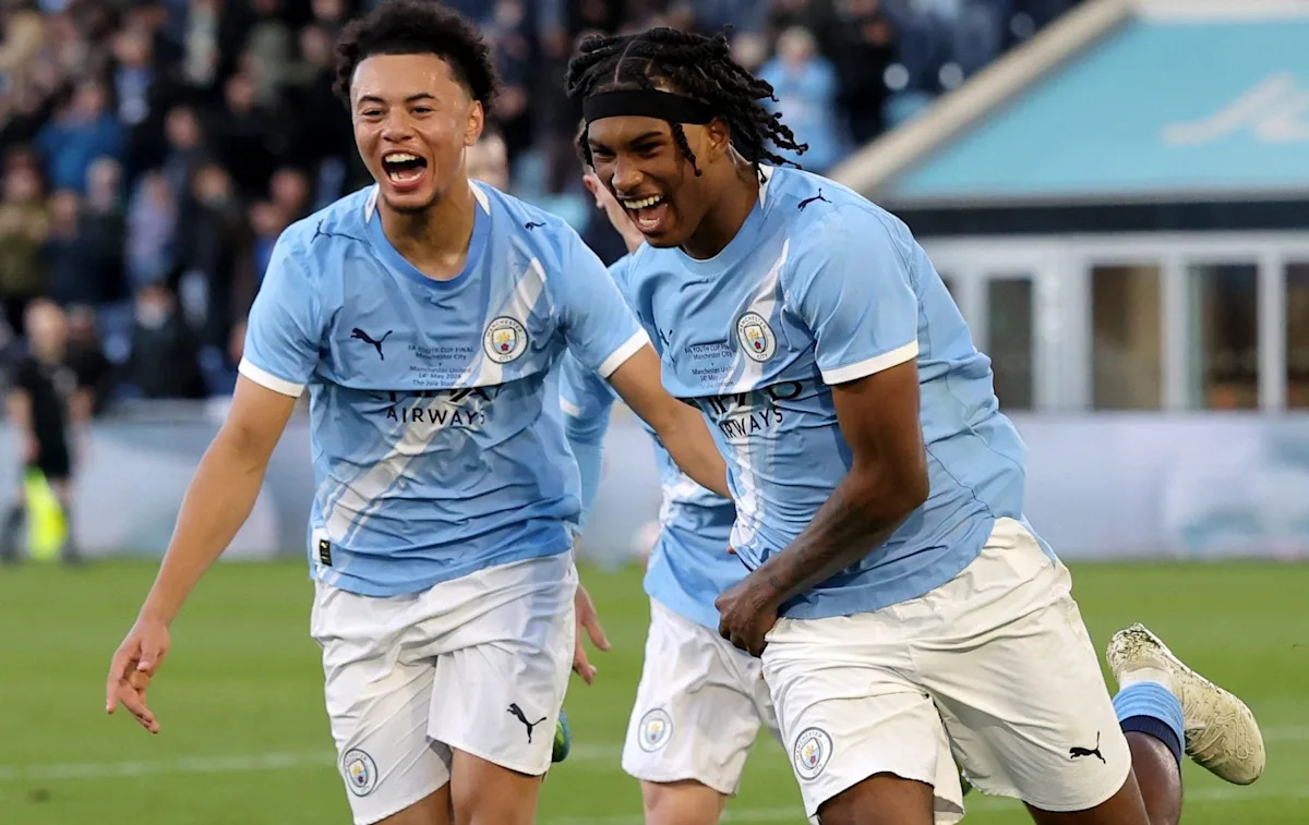 Emile Heskey’s son scores winner as Man City beat Man Utd in FA Youth Cup final Emile Heskey’s son scores winner as Man City beat Man Utd in FA Youth Cup final