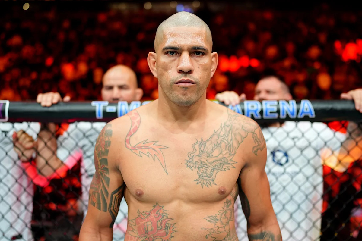 If Alex Pereira becomes UFC's first 3-division champ, does that make him the GOAT?