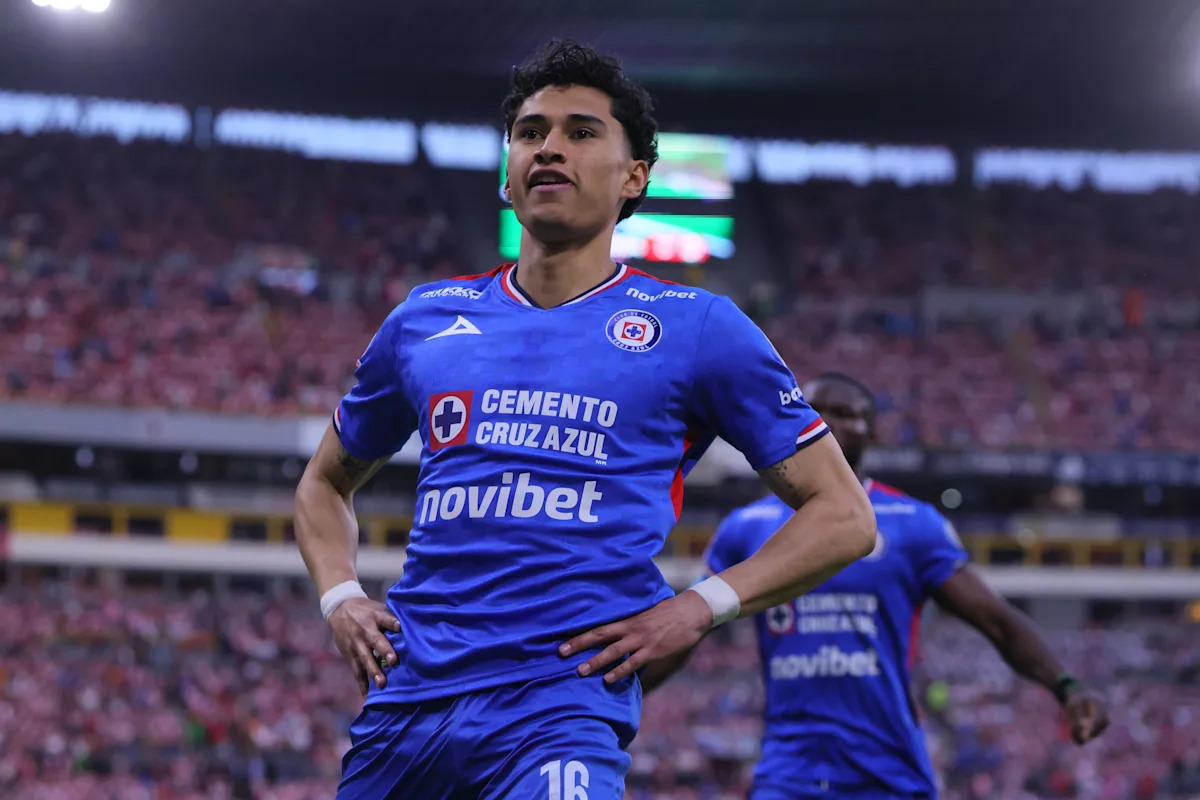 Cruz Azul surprises Chivas to win and qualify to Liga MX final Cruz Azul surprises Chivas to win and qualify to Liga MX final
