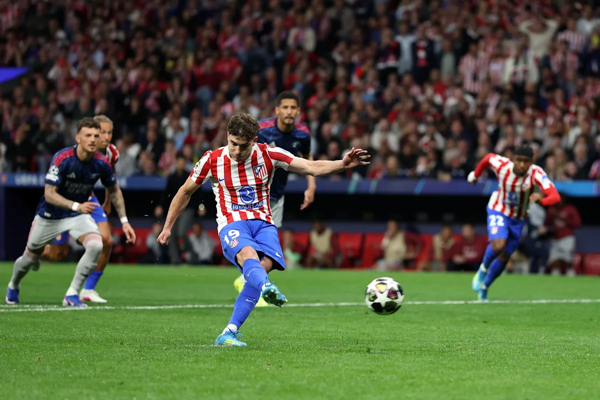 Report: PSG and Atletico Madrid in negotiations for Julian Alvarez