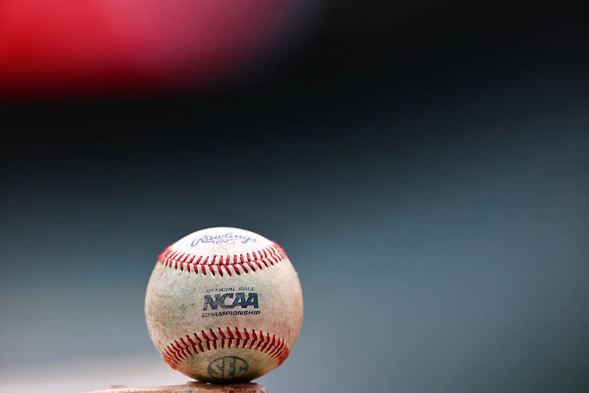 Georgia baseball robs go-ahead home run from Tennessee &mdash; who had already started celebrating