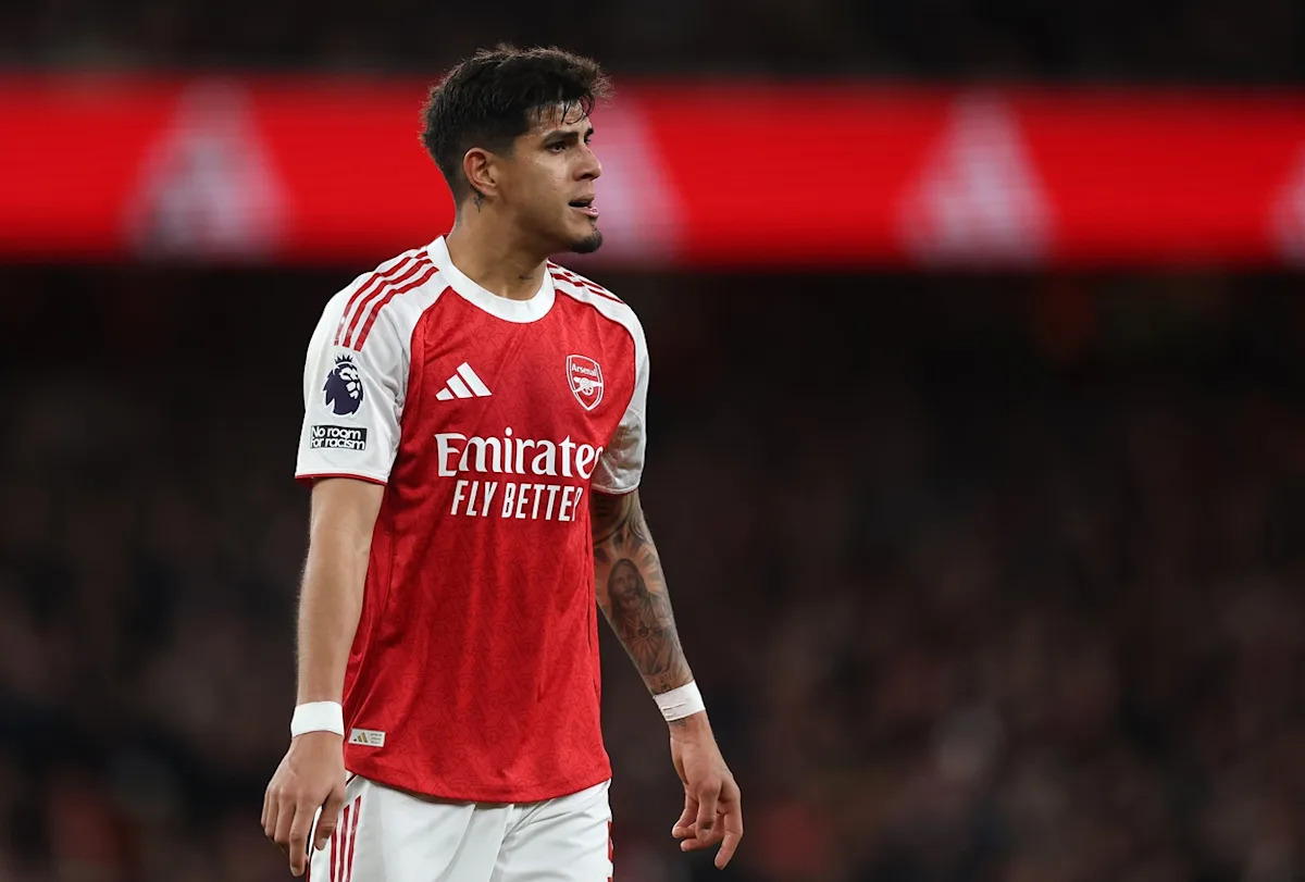 Arsenal defender explains what the dressing room feels like