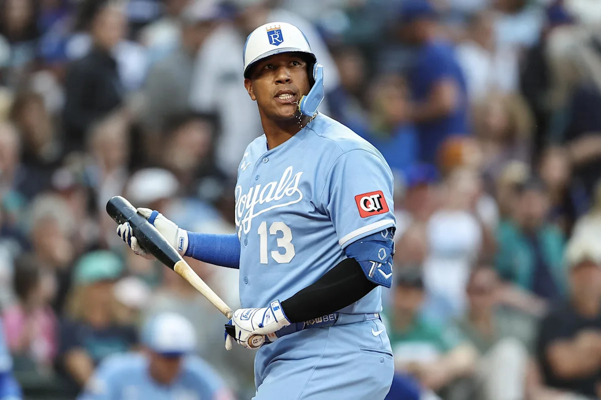 What should the Royals do with a struggling Salvador Perez?