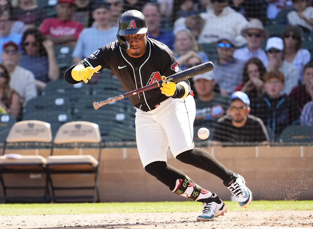 DBacks fans can appreciate bunting. It keeps the game dynamic, exciting DBacks fans can appreciate bunting. It keeps the game dynamic, exciting