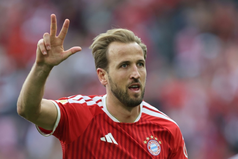 Kane hits hat-trick, St. Pauli are relegated from Bundesliga