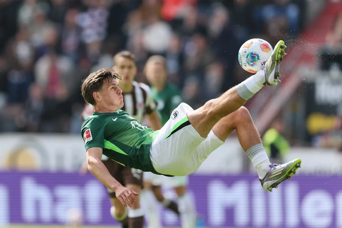 "Very relieved, but also proud": Quotes from Wolfsburg players after key win in Hamburg "Very relieved, but also proud": Quotes from Wolfsburg players after key win in Hamburg
