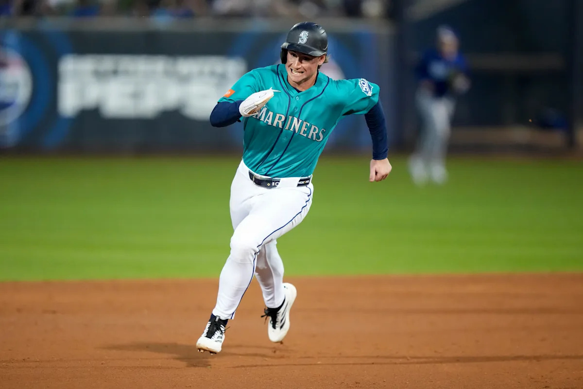 Mariners call up top prospect Colt Emerson 2 months after record $95 million contract