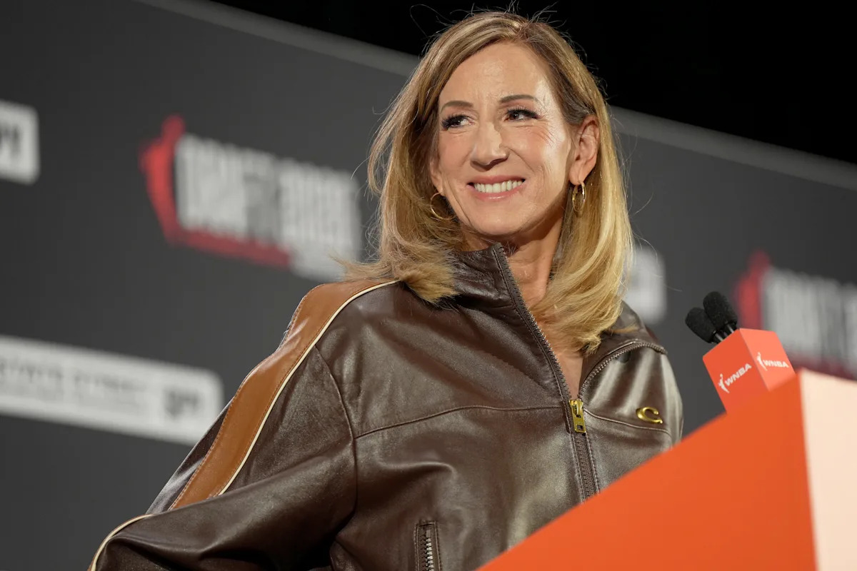 WNBA's media rights deal reportedly grows to more than $3 billion WNBA's media rights deal reportedly grows to more than $3 billion