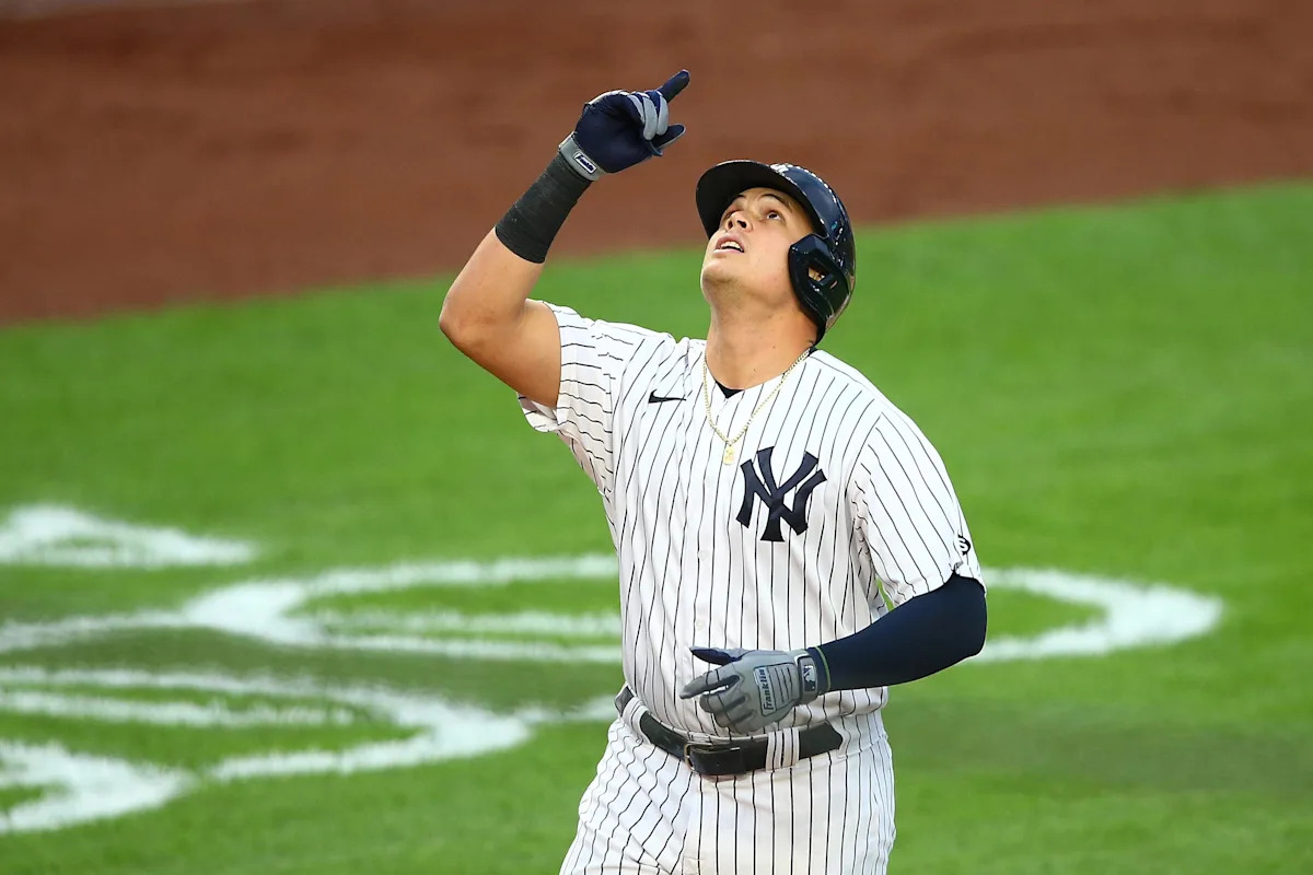 Former Yankees third baseman Gio Urshela announces retirement