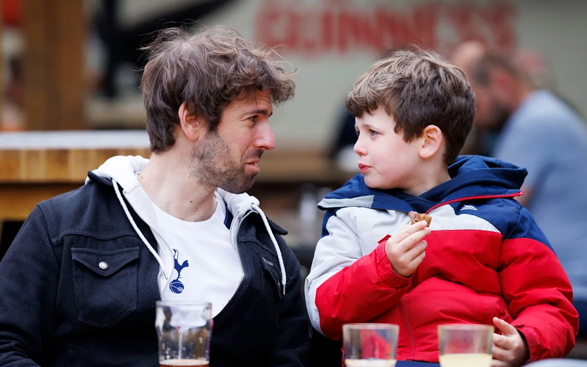 I&rsquo;m a Spurs fan who cheered for Arsenal to win &ndash; I feel ashamed