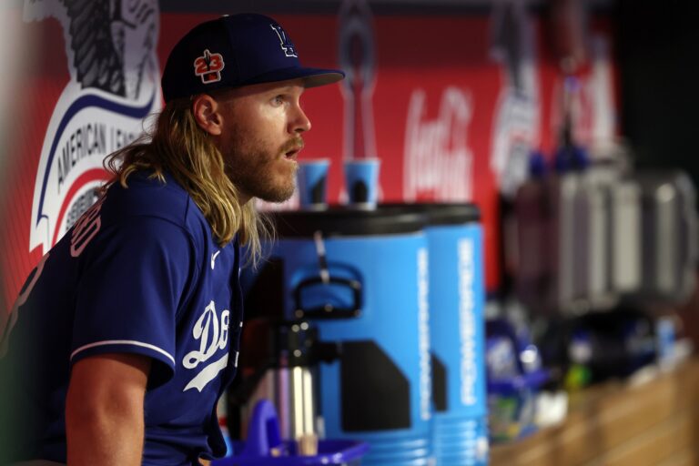 Former Dodger Draws Heat for Criticizing NYC Mayor, Embracing Trump