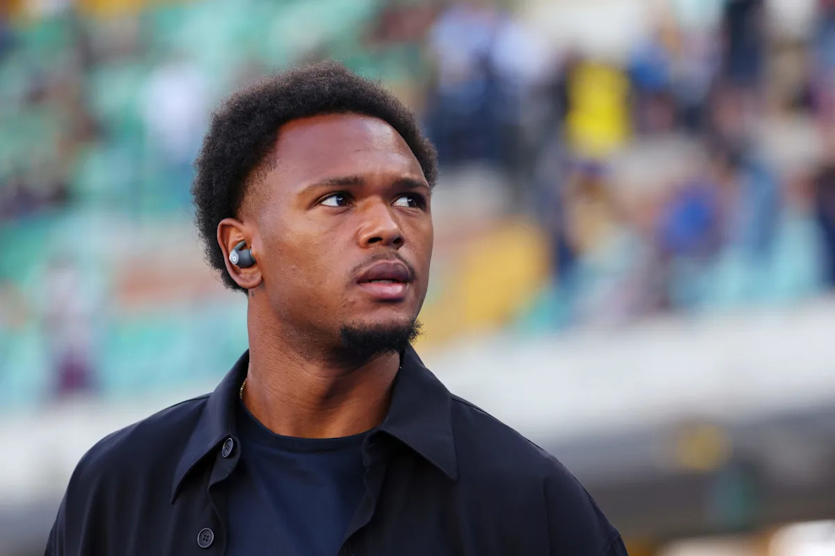 Leeds United Favourites For £40m Juventus Star In Shock Twist: Would He Genuinely Fix What They Need Up Front? Leeds United Favourites For £40m Juventus Star In Shock Twist: Would He Genuinely Fix What They Need Up Front?