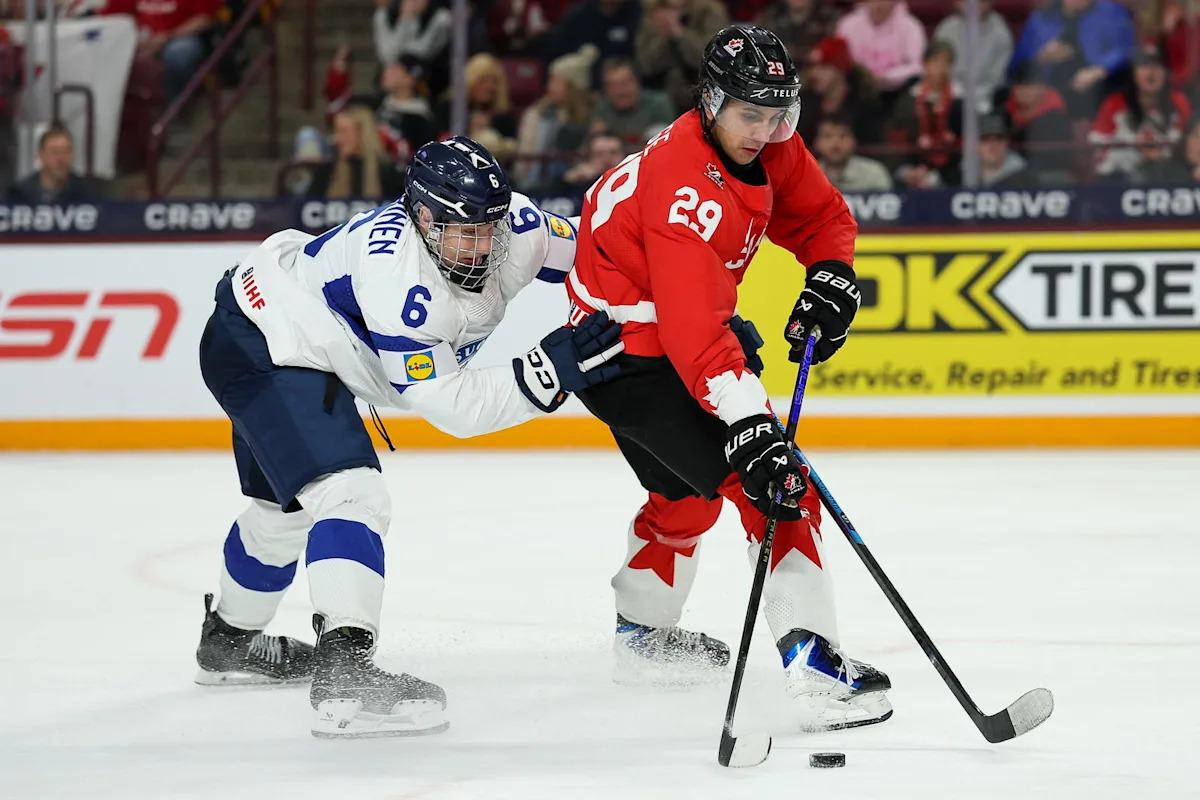 Flyers Pick 6-Foot-3 Right-Shot Defender In New Mock Draft