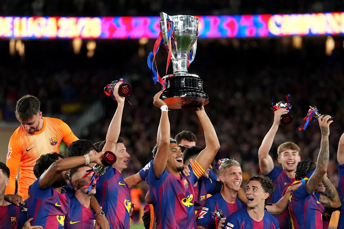 FC Barcelona win El Cl&aacute;sico, back-to-back La Liga championships