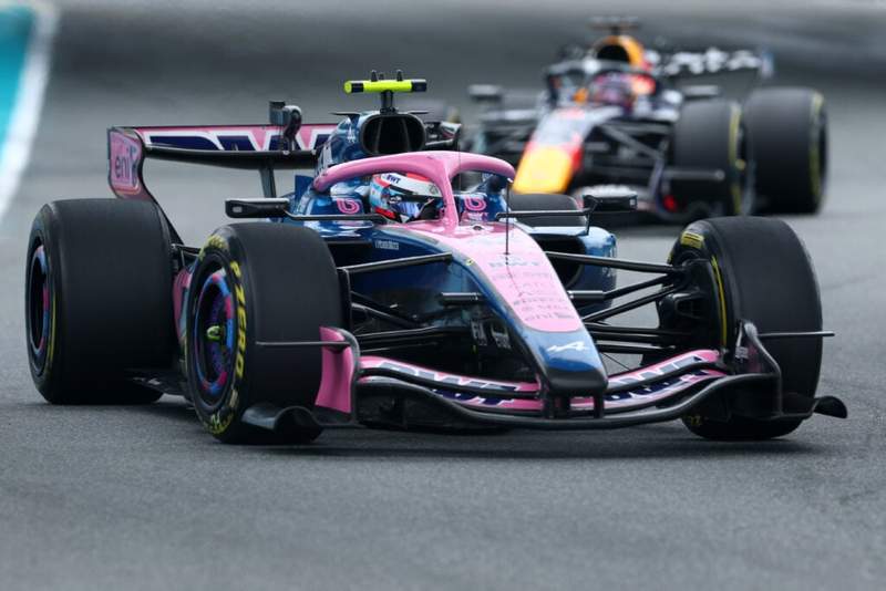 Alpine insist Mercedes won&rsquo;t be in charge of F1 team even if &pound;443m stake is sold