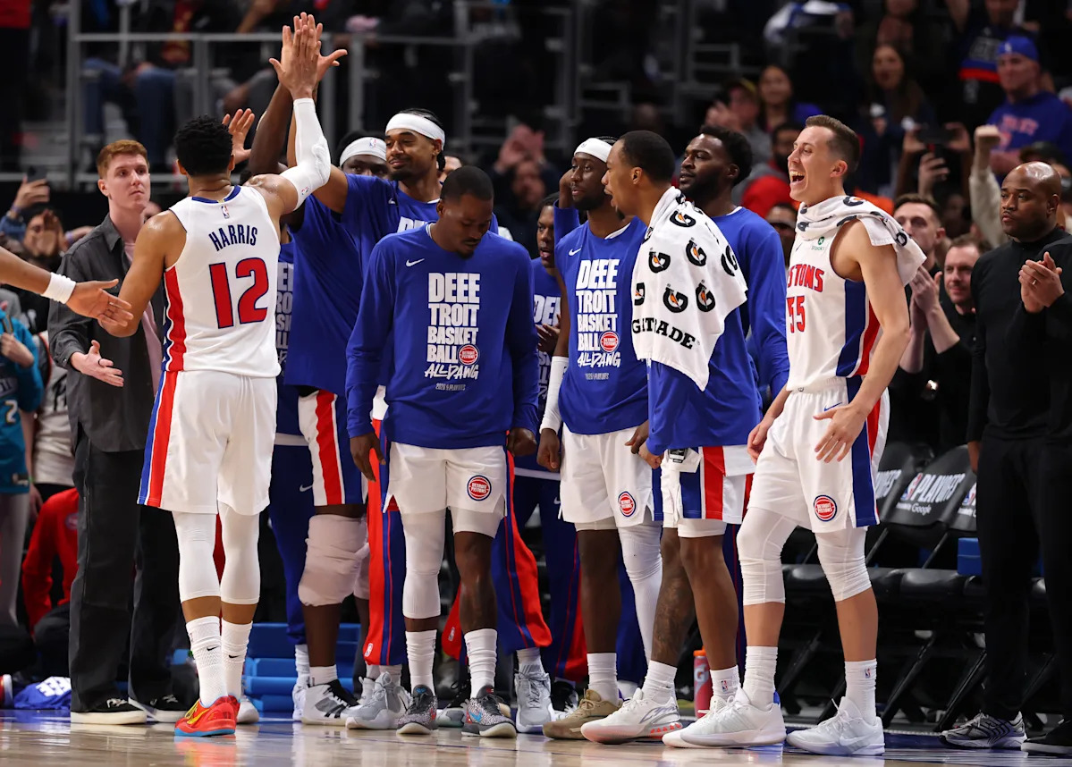 Pistons hold off Cavaliers in Game 2 to take 2-0 series lead