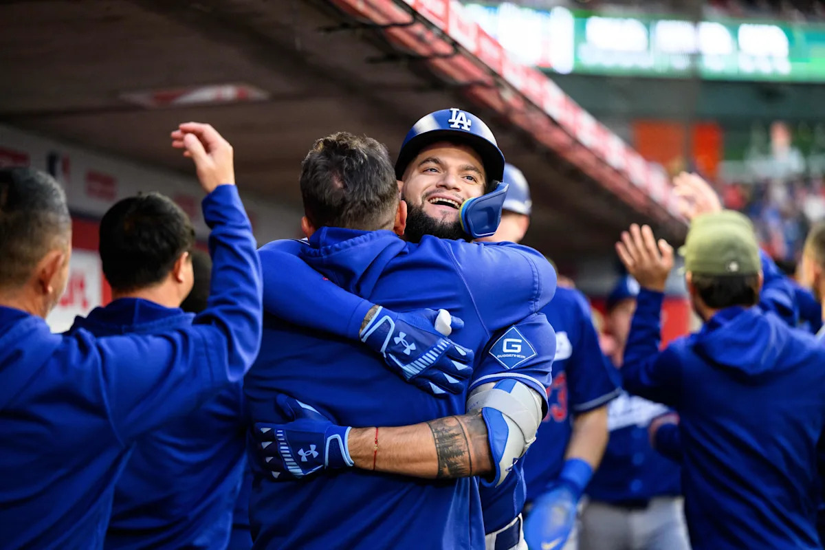 Dodgers lose Blake Snell but slug 3 homers in bullpen game shutout win