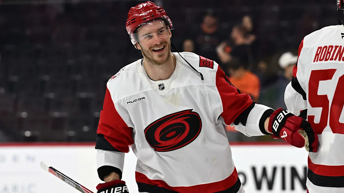 Hurricanes vs Flyers Prediction, Picks & Best Bets for Tonight's NHL Playoffs Game 4