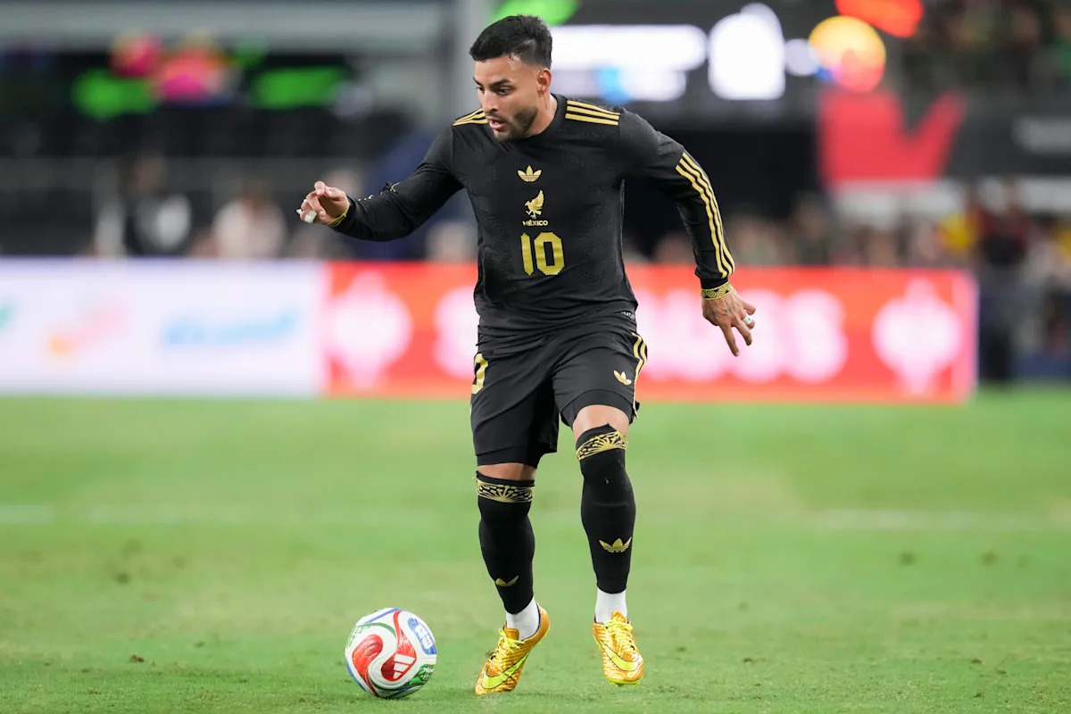 Mexico threatens players with World Cup axe as camp starts in chaos Mexico threatens players with World Cup axe as camp starts in chaos