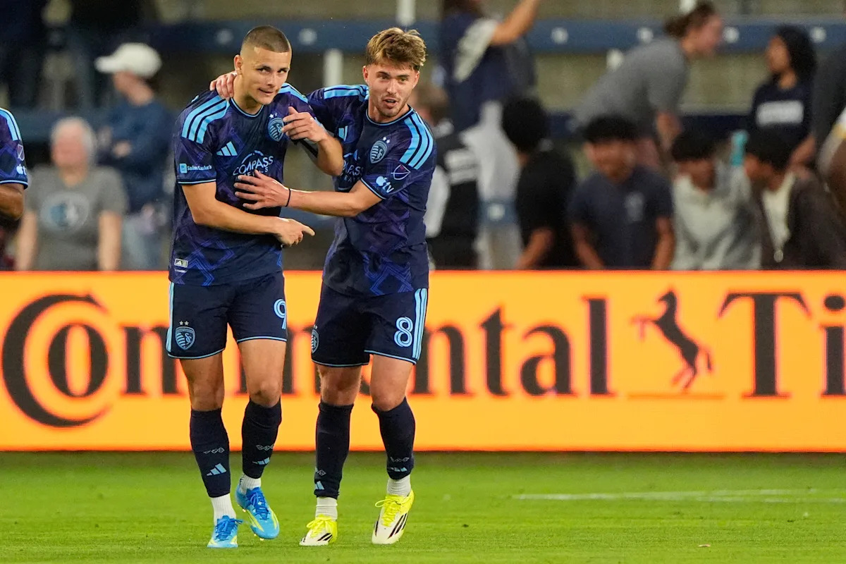 Calvin Harris, Dejan Joveljić spark Sporting KC to 3-1 victory over Galaxy Calvin Harris, Dejan Joveljić spark Sporting KC to 3-1 victory over Galaxy