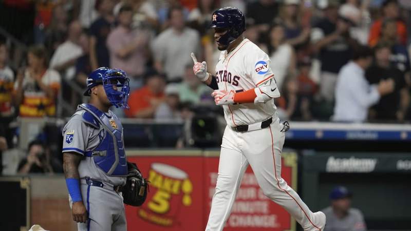 Isaac Paredes on Astros&rsquo; Chopping Block Again as Spiraling Woes Continue, Says Analyst