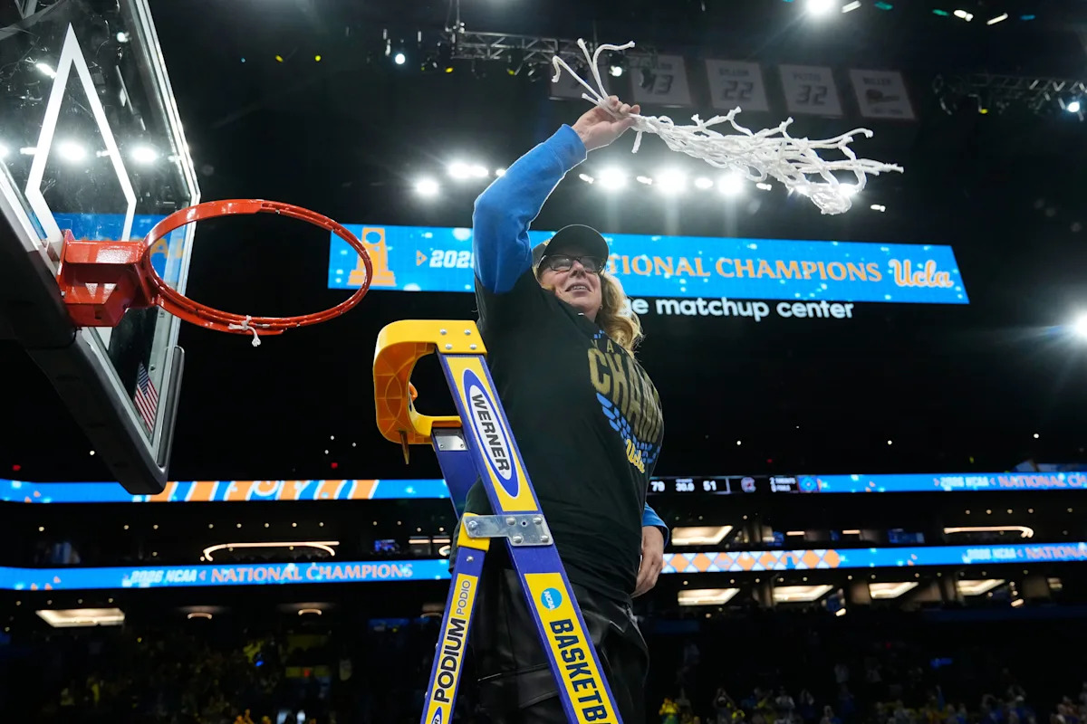 UCLA rewards Cori Close with a 4-year contract extension after Bruins' run to national title