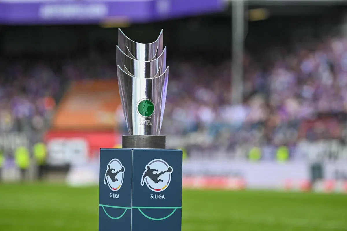 3. Liga: Energie Cottbus follow Osnabrück to 2. Bundesliga, RW Essen enter playoff 3. Liga: Energie Cottbus follow Osnabrück to 2. Bundesliga, RW Essen enter playoff
