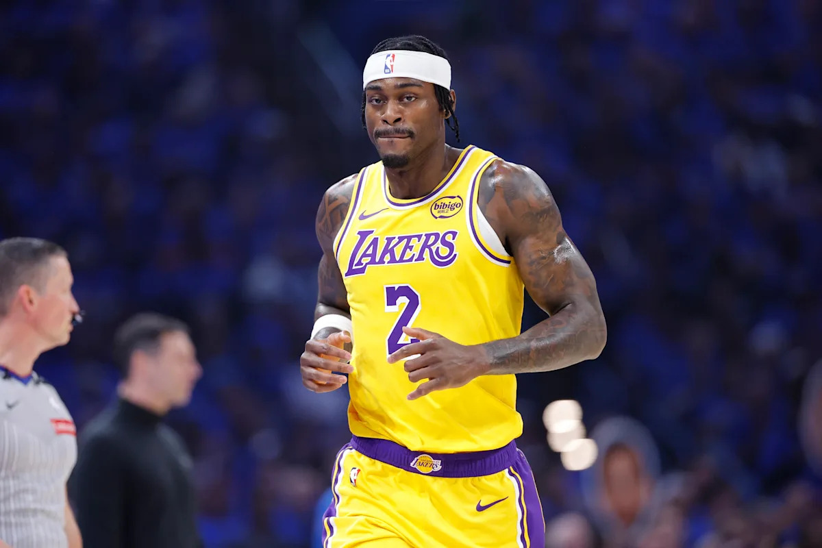 Lakers' Jarred Vanderbilt leaves Game 1 loss to Thunder early after gruesome finger injury, considered day-to-day