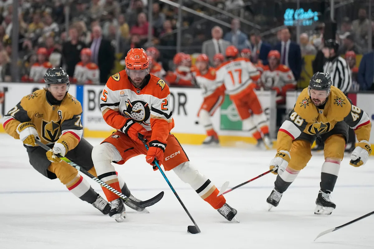 Brayden McNabb ejected after hit leaves Ducks' Ryan Poehling wobbly in Game 5 Brayden McNabb ejected after hit leaves Ducks' Ryan Poehling wobbly in Game 5