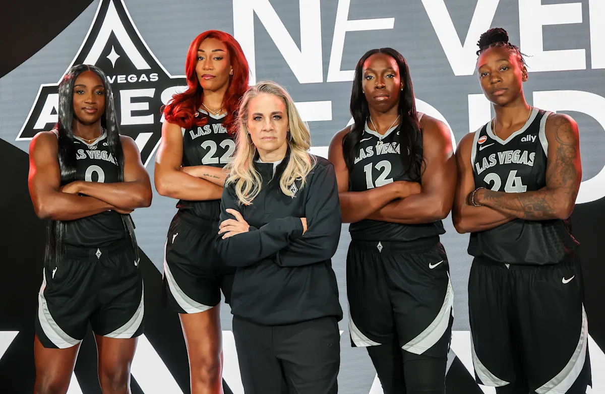 Which WNBA head coach can lead their team to an expectations-exceeding and Coach of the Year-winning season?
