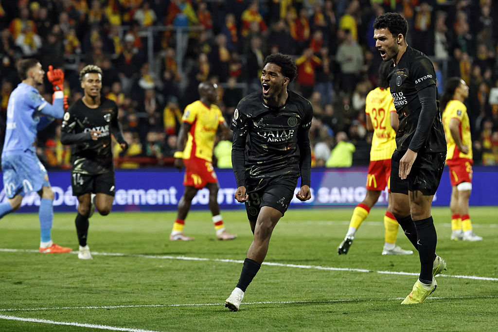 🏆 PSG beat Lens, win another Ligue 1 and extend record trophy run