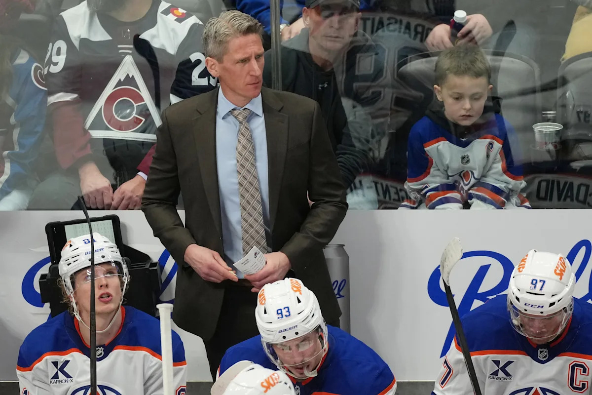 Oilers fire Kris Knoblauch after 1st-round playoff exit that followed 2 Stanley Cup Final trips Oilers fire Kris Knoblauch after 1st-round playoff exit that followed 2 Stanley Cup Final trips