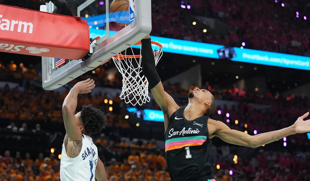 Timberwolves coach couldn't believe refs allowed Victor Wembanyama's goaltending