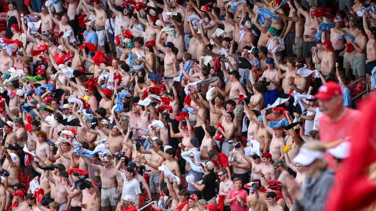 Shirtless club baseball team starts wave of 'tarps off' at Cardinals game, gets invited to postgame clubhouse Shirtless club baseball team starts wave of 'tarps off' at Cardinals game, gets invited to postgame clubhouse